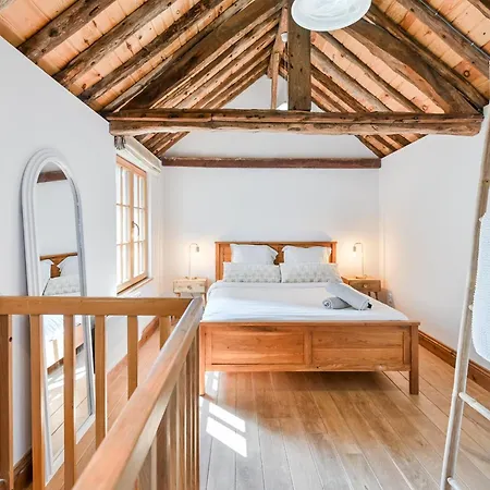 La Petite Maison De Touques, Normandy Charm, 4 People Touques